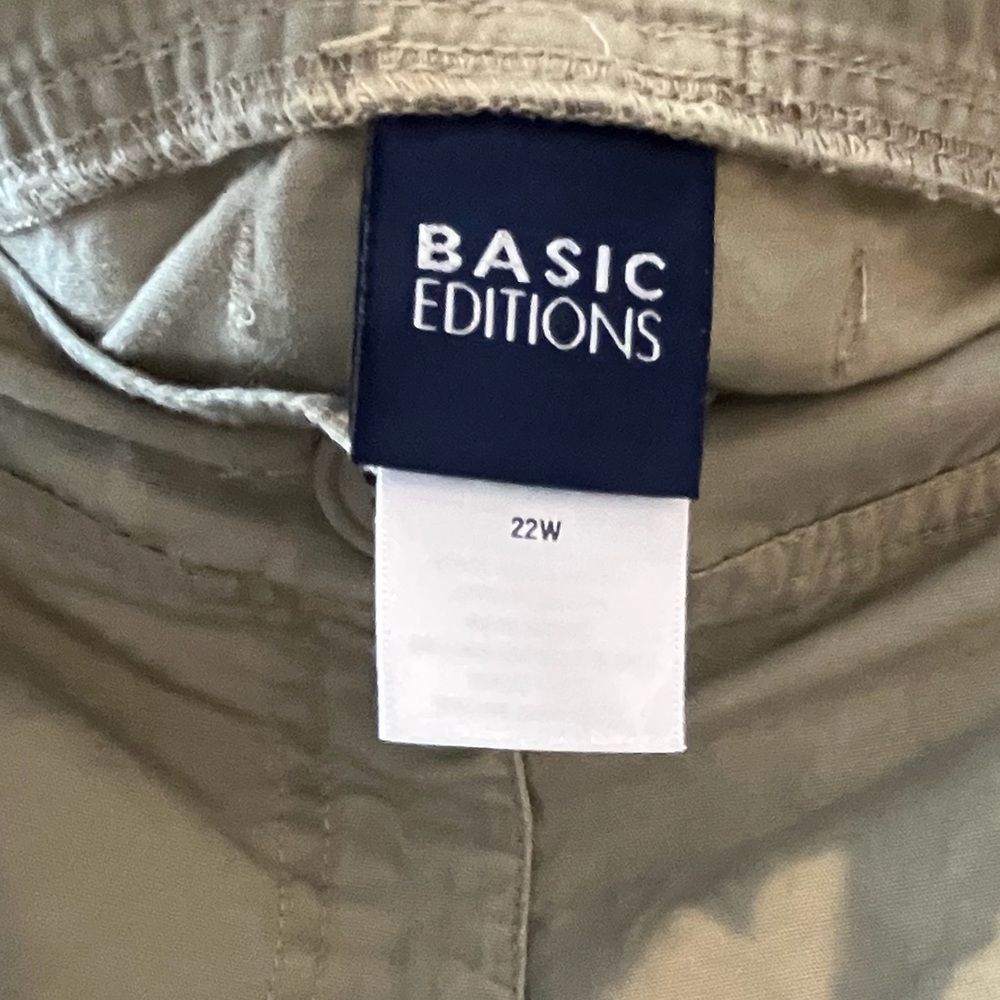 Basic Editions Green Capri Shorts Size 22W - Picture 2 of 5